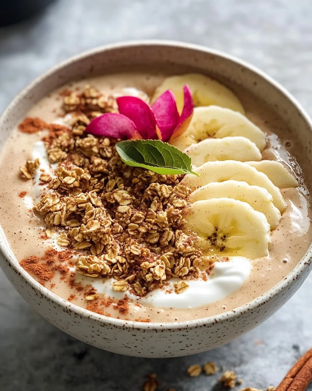 Apfel-Zimt Smoothie Bowl: Dein würzig-süßer Energie-Kick!