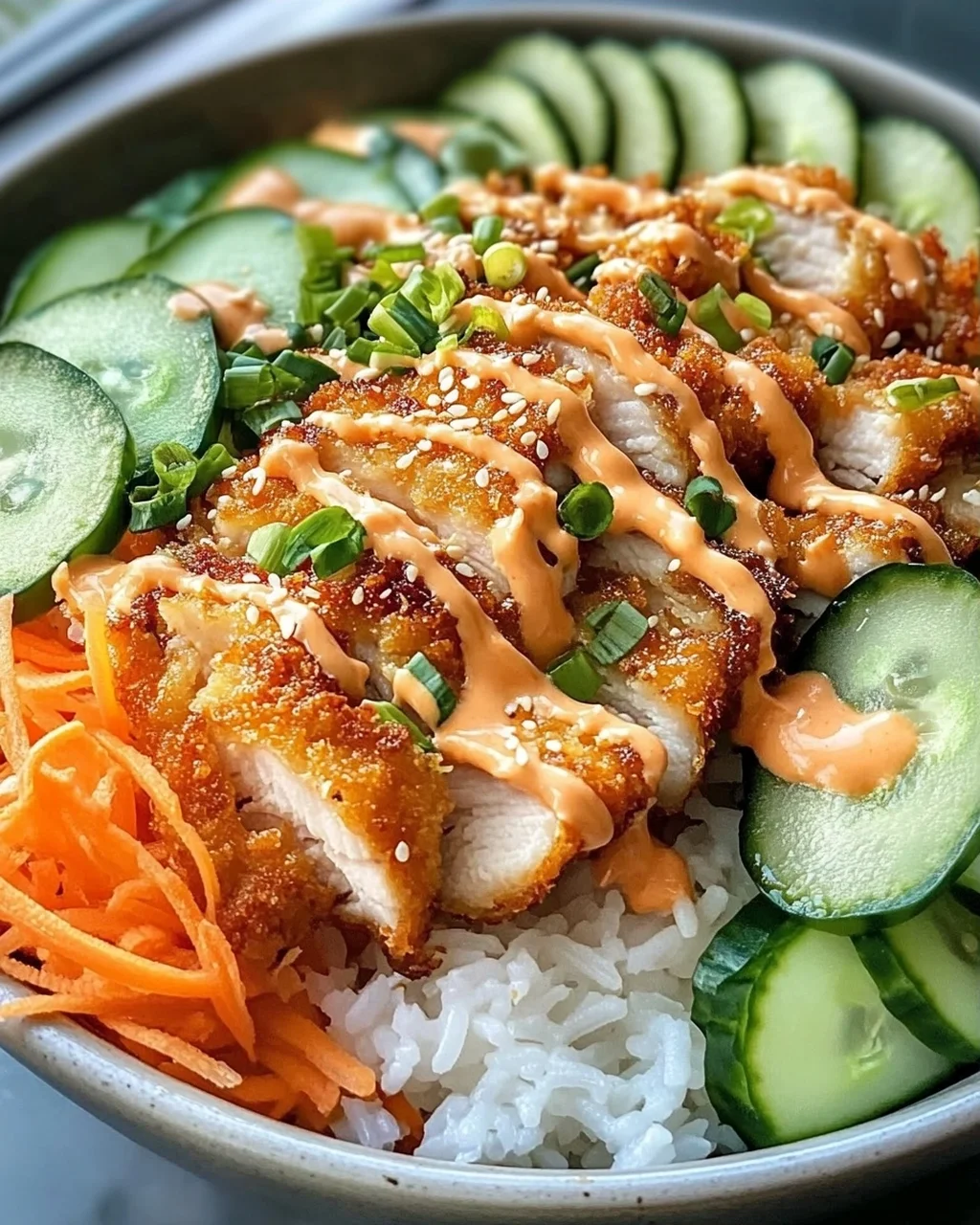 Leckere Bang Bang Chicken Rice Bowl – Dein schnelles Lieblingsgericht!